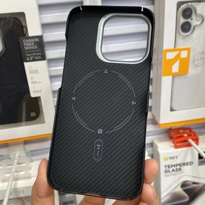 Ốp lưng iPhone 16 Pro Max thiết kế mới bằng sợi carbon từ tính siêu mỏng của Tgvi, chất lượng tốt - Product Image 5