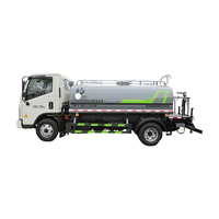 Camion de pulvérisation d'eau compact pour l'assainissement urbain et le contrôle de la poussière