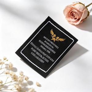 Étiquettes tissées personnalisées de haute qualité à pliure latérale, en tissu beige écologique, avec logo de marque pour jeans, t-shirts et vêtements - Product Image 6