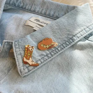 Manufacture Custom Made Hard Enamel Badge Metal Cowgirl Boot Hat Lapel Pin