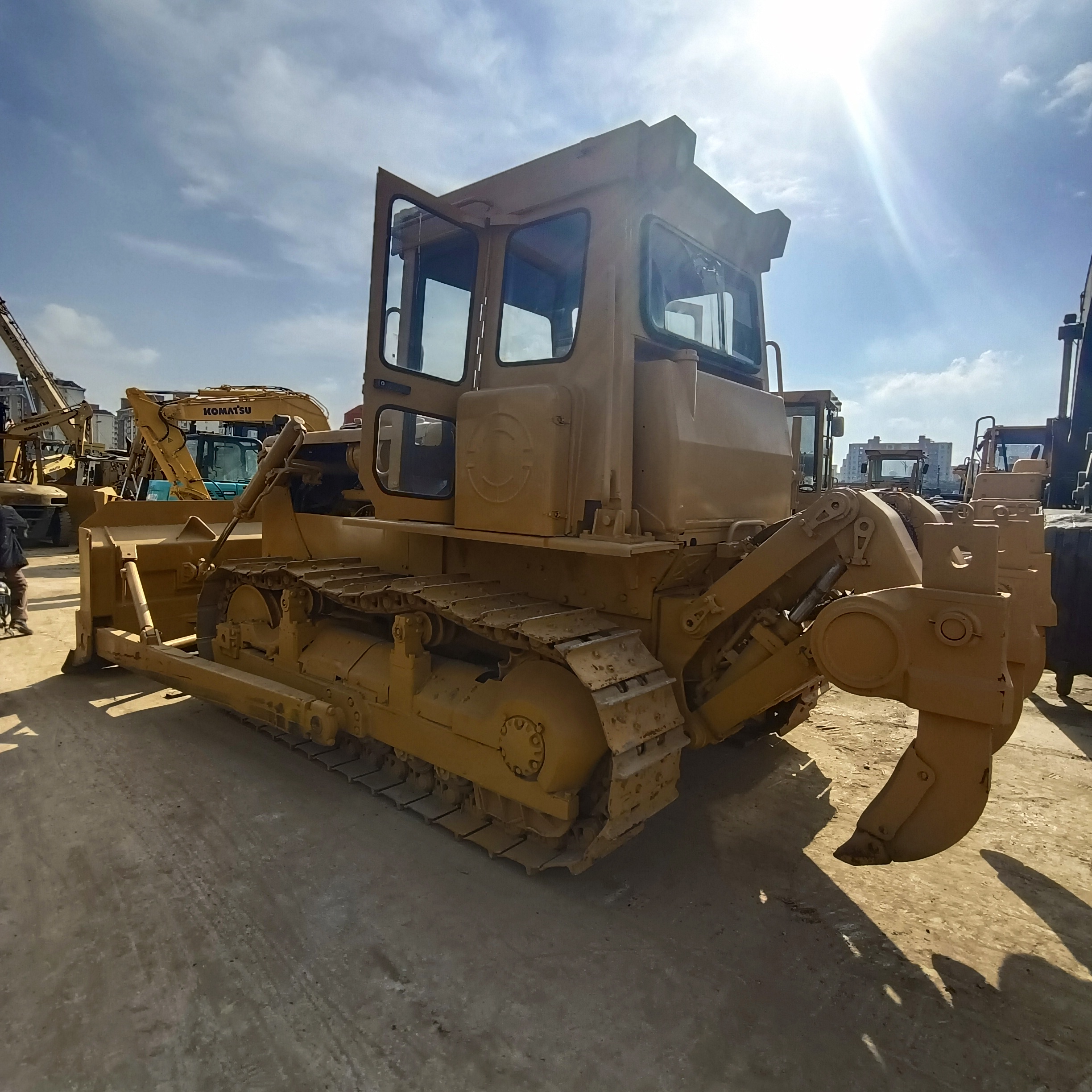 Xe Ủi Đất Sử Dụng Caterpillar D8R D9R Xe Ủi Đất Sử Dụng CAT Bulldozer D6M Xe Ủi Đất Đã Qua Sử Dụng Caterpillar D6R D9R