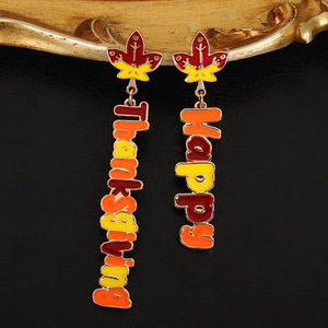 Pendientes de aro con diseño de letras de Feliz Día de Acción de Gracias, de aleación de acero inoxidable, joyería de moda, 1.5x5.9cm, origen Yiwu - Product Image 1