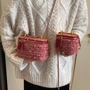 Bolso de Mano de Lana con Cadena para Mujer, Diseño de Nicho, Moderno y Elegante, Bolso de Hombro Cruzado de Lujo - Product Image 1