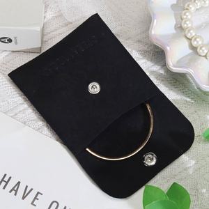 حقيبة مجوهرات من الجلد الصناعي مقاس 8*8 سم مع غطاء وزر، حقيبة تخزين للأقراط والخواتم والقلائد من الألياف الدقيقة - Product Image 2