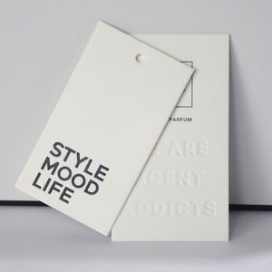 นูน Matte ตกแต่งปั๊มร้อนหรูหรา Hangtag ป้ายแท็กนามบัตรโลโก้ที่กําหนดเอง Hang Tag - Product Image 4