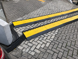 30mm <b>Cable</b> Protector Security Event <b>Outdoor</b> Industrial <b>Cable</b> Cover Management <b>Cable</b> Ramp Protector With 2 And 5 Channels - Product Image 6