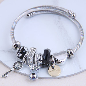 Braccialetto con Ciondolo a Forma di Orsetto con Diamanti, Accessorio Trendy con Perline di Cristallo per Donne e Ragazze - Product Image 5