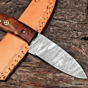 Couteau de bushcraft de chasse de camping à lame fixe en acier damas sur mesure avec manche en palissandre et couverture en cuir Support OEM - Product Image 1