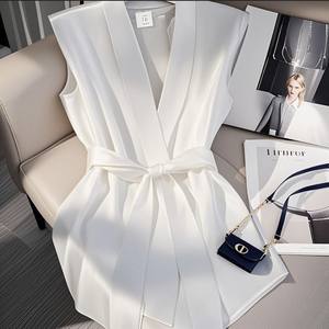 Vestido de Gasa sin Mangas Color Vino Tinto, Estilo Francés Elegante y Sofisticado, Diseño Exclusivo de Alta Gama, con Cinturón Anudado, para Primavera - Product Image 2