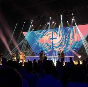 תצוגת LED מסוג COB בגודל 1.25 מ\\\"מ, 27.06 אינץ' באלכסון, טווח צבעים רחב, תצוגה לכנסייה, קיר וידאו, שלט דיגיטלי, מסך רקע לכנסייה - Product Image 2