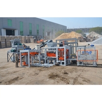 Machine de chargement QT6-15 pour la fabrication de blocs de béton emboîtables sur palette