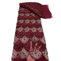 NI.AI Dernière Conception Tissu en Dentelle de Tulle Brodé de Perles et de Paillettes, Motif Festonné Alterné, Couleur Bourgogne, Luxe