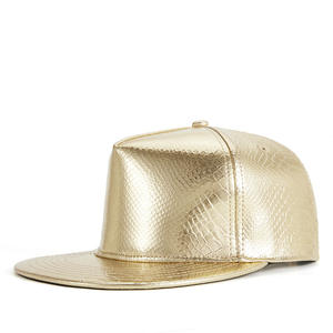 Gorra de béisbol de piel sintética personalizada de 5 paneles con logotipo, sombrero con Parche de goma con borde perforado y agujero perforado cortado con láser - Product Image 2