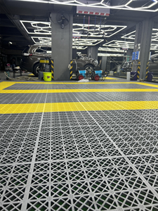Usine de Guangzhou <span class=keywords><strong>Prix</strong></span> de gros Vente Facile à installer Résistant à l'usure Grille de lavage de voiture Carrelages de sol de garage à emboîtement en plastique - Product Image 6