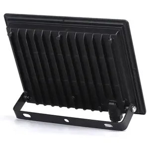 Lampada LED da 70W, 6100lm, 4000K, IP65 - ideale per illuminare spazi esterni e lavori di precisione. - Product Image 2