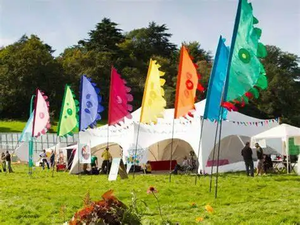 ธงขนนกโพลีเอสเตอร์ 100% แบบขายส่งสั่งทำได้ ธงตกแต่งขนาดใหญ่สำหรับภายนอกอาคาร ธงหลากสีสัน ธงเทศกาลบาหลี - Product Image 5