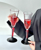 Verres à pied de style verre taillé vintage, gobelets à vin rétro gravés, design couleur personnalisé, vente en gros d'usine pour mariages, bars et fêtes