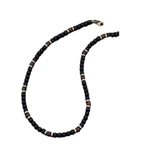Collier tendance pour homme en perles de verre noires, design simple et rond, chaîne dorée et blanche, accessoire de mode estival - Product Image 5