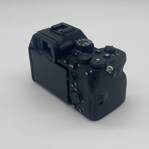 Appareil <span class=keywords><strong>photo</strong></span> professionnel micro-caméra 4K haute définition de marque A7 IV d'occasion de haute qualité avec chargeur et batterie. - Product Image 5