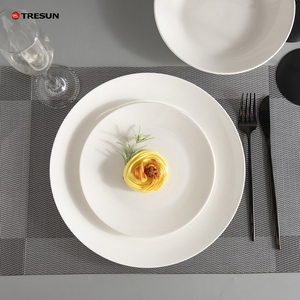 Assiettes en céramique blanches personnalisées avec logo, pour dîner, dessert et Noël - Product Image 5