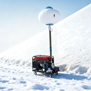 La tour d'éclairage génératrice peut être relevée et abaissée de 6 mètres et est équipée d'un luminaire sphérique de 1000 W. - Product Image 4