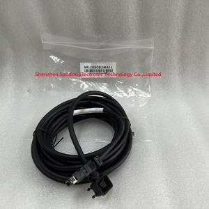 Cable de Codificador de Servo Original Nuevo y Genuino MR-J3ENCBL5M-A1-L - Product Image 1