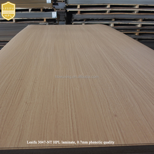 Lámina de Laminado con Patrón de <span class=keywords><strong>Madera</strong></span> de Nogal Clásico Lesifu <span class=keywords><strong>Formica</strong></span> 5486, Láminas de Revestimiento <span class=keywords><strong>para</strong></span> Muebles, Textura HPL - Product Image 5