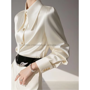 Chemisier Femme en Satin d'Acétate Blanc, Col Large, Manches Longues, Style Luxe Léger et Tendance - Product Image 2