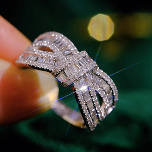 Anello con Fiocco e Zirconi, Elegante Gioiello da Donna, Regalo per Matrimonio e San Valentino - Product Image 6