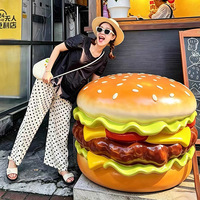 Statue de hamburger géant en fibre de verre pour la décoration de jardins et de magasins alimentaires, avec couleur et logo personnalisés