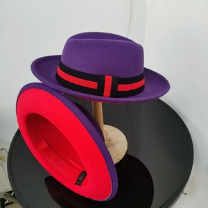 Yeni varış özel iki ton kırmızı Fedora şapka düz kalkık rulo kısa ağız <span class=keywords><strong>Bowler</strong></span> Trilby şapka erkekler için partiler için