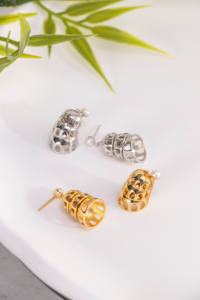 Pendientes de Aro Vintage con Diseño de Jaula Hueca |   Joyería Bohemia con Acentos de Perlas en Tono Dorado/Plateado para Mujer, Ideal para Bodas/Aniversarios - Product Image 5