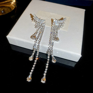 Boucles d'oreilles longues à pampilles en zircon et strass, élégantes et luxueuses pour femmes, pour mariage, fête ou banquet - Product Image 6