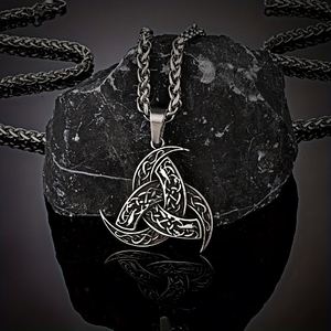 Collares con Nudo Celta y Grabado Vikingo para Hombre, Colgante de Acero Inoxidable con Cadena, Joyería Punk de Moda para Mujer, Nuevos Accesorios, Regalo, Venta al por Mayor - Product Image 1