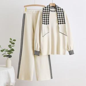 Completo in Maglia Tinta Unita Autunno Inverno 2025 per Donna, Elegante Set Tre Pezzi con Pantaloni Larghi, Sciarpa, Casual e Anti-Pilling - Product Image 3