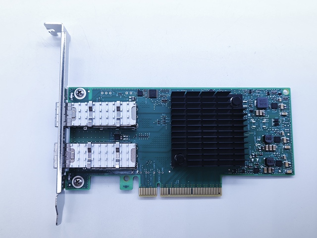 Tri-Mode RAID Controller Broadcom MegaRAID 9500-16i 16-Port 12Gb/s SAS SATA NVMe PCIe 4.0 Adapter