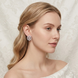 Boucles d'oreilles clous de luxe en CZ taille émeraude, motif soleil marquise, plaqué rhodium, bijoux de mariage 2026 pour femme, style <span class=keywords><strong>indien</strong></span> - Product Image 4
