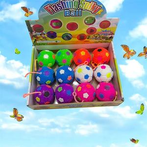 Set di 6 LED palle di gomma con fischio per giochi interni ed esterni Pet giocattoli modello RJ00116 - Product Image 2