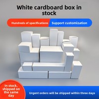 Boîtes pliantes en carton blanc en stock, vente en gros ; plusieurs tailles disponibles - boîtes carrées et rectangulaires pour usage agricole