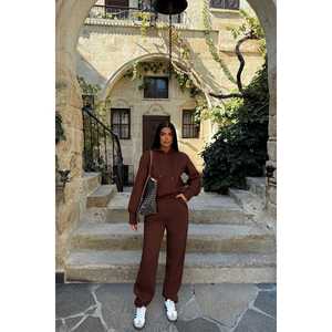 Conjunto Deportivo Informal con Capucha Marrón, Talla Grande, 2 Piezas, Transpirable y Reflectante con Logotipo Estampado, para Invierno - Product Image 6