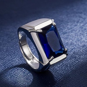 Bague ouverte carrée émeraude pour hommes et femmes, bague à quatre griffes avec diamant bleu, bijoux de mode - Product Image 4