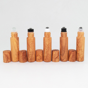 Venta al por mayor Venta de Lujo 5ml 10ml 15ml Rollo de vidrio vacío en botella <span class=keywords><strong>para</strong></span> aromaterapia perfume Aceite facial Crema <span class=keywords><strong>para</strong></span> <span class=keywords><strong>los</strong></span> <span class=keywords><strong>ojos</strong></span> aceite esencial - Product Image 4
