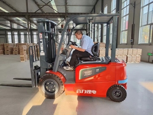 Mini elevador eléctrico de horquilla, batería de iones de litio, 3 toneladas, 2,5 T, mástil de 3,5 toneladas, ventilador de cabina de carretilla elevadora de 6 metros a la venta - Product Image 4