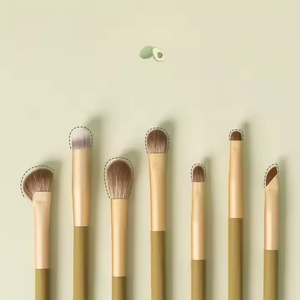 Juego de 7 Brochas de Maquillaje, Pelo Sintético Suave y Esponjoso, Mango de Plástico, Brochas Planas y Angulares para el Rostro - Product Image 2