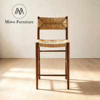 Chaise de bar vintage en rotin tressé de style mid-century, tabouret de comptoir en bois et rotin pour la maison