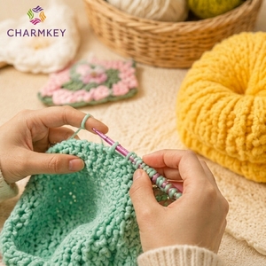 ไหมพรมถักโครเชต์ Charmkey 4 เส้น 100% อะคริลิก เนื้อนุ่ม สีมาการอง สำหรับถักผ้าห่มตุ๊กตา งานฝีมือ DIY - Product Image 5