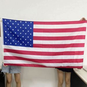 ธงชาติอเมริกาคุณภาพสูงแบบขายส่ง ผลิตจากโพลีเอสเตอร์ ขนาด 90x150 ซม. เป็นมิตรกับสิ่งแวดล้อม เหมาะสำหรับแขวน/โบยในงานอีเว้นท์ - Product Image 2