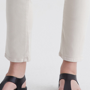 OEM High Rise Slim Straight <strong>White</strong> <strong>Cropped</strong> Denim Pants for <strong>Women</strong> Breathable Embroidered <strong>Jeans</strong> with Tassel Rivet Waist Decoration - Product Image 6