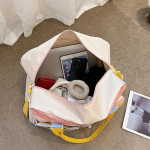 Bolsa de Viaje Deportiva para Mujer, Gran Capacidad, Ligera, para Yoga y Gimnasio, con Separación para Ropa Húmeda y Seca, Bolsa de Mano Premium para Pasar la Noche - Product Image 3