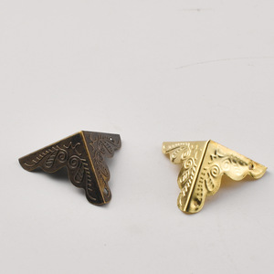 <b>Corner</b> <b>Protector</b> 25mm Zinc Alloy Yellow Bronze Handmade For Wooden Boxes Wine Boxes Bags - Product Image 3